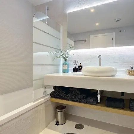 公寓 Brand New Gorgeous 2 Bed At Hills! *
