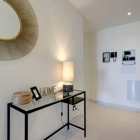 Brand New Gorgeous 2 Bed At Hills! 公寓 *