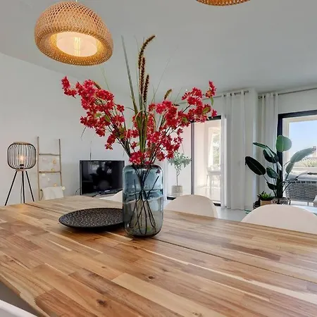Brand New Gorgeous 2 Bed At Hills! * 埃斯特波纳