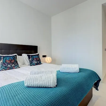 Brand New Gorgeous 2 Bed At Hills! דירה אסטפונה