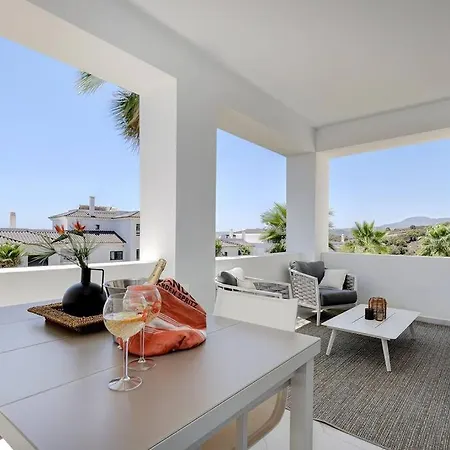 Brand New Gorgeous 2 Bed At Hills! דירה *